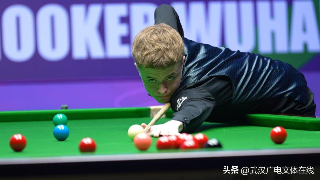 竞技宝-关于斯诺克总决赛上演强强对话，洞庭犀牛队翻盘江汉飞鹰队，战术调整见效；定海神针仍在的信息