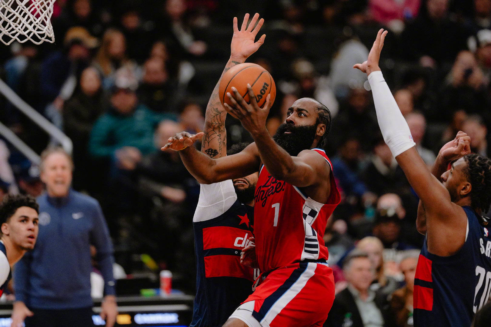 竞技宝-包含哈登关键节点战术调整，尤文图斯带队取胜！的词条