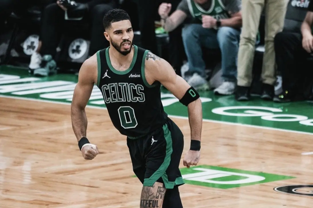 关于穆雷连续十二场比赛得分超过势不可挡，掘金挑战极限！的信息